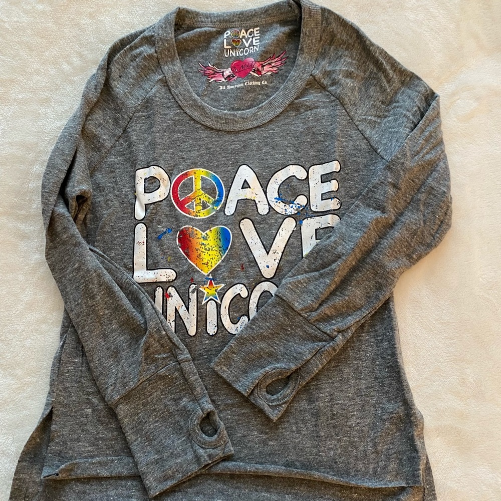Girls size 5 long sleeve t shirt